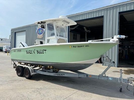 Sea Pro 219 Center Console - main image