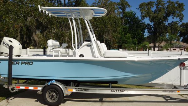 Sea Pro 208 Bay