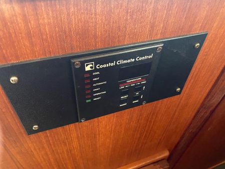Chris-Craft 426 Catalina image