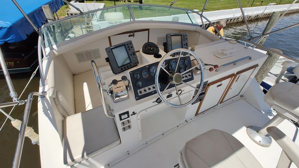 Bertram 33 Sport Fisherman image