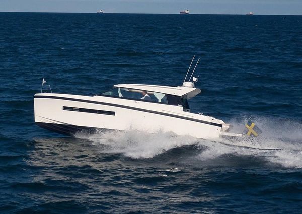 Delta Powerboats 33 Coupe image