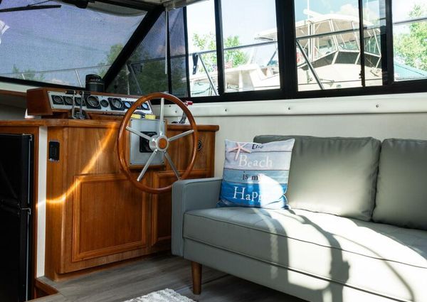 Carver 3807 Aft Cabin image