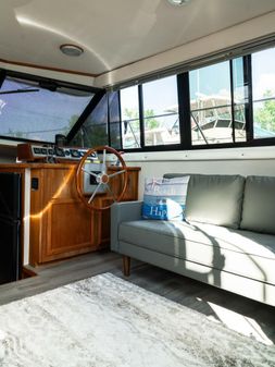 Carver 3807 Aft Cabin image