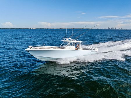 Yellowfin 42 Center Console image