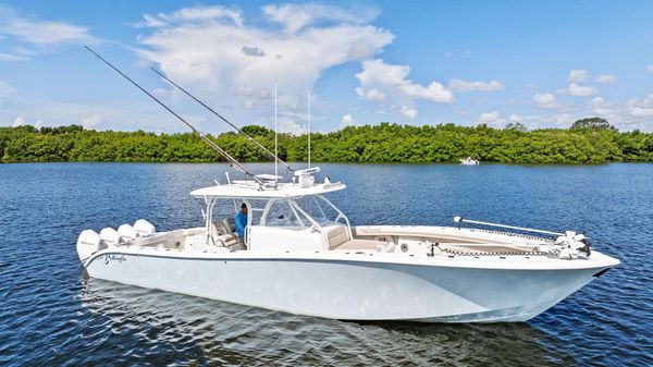 Yellowfin 42 Center Console 