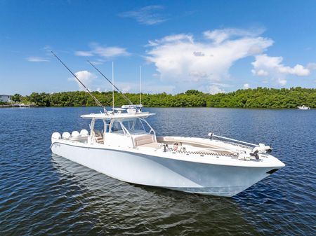 Yellowfin 42 Center Console image