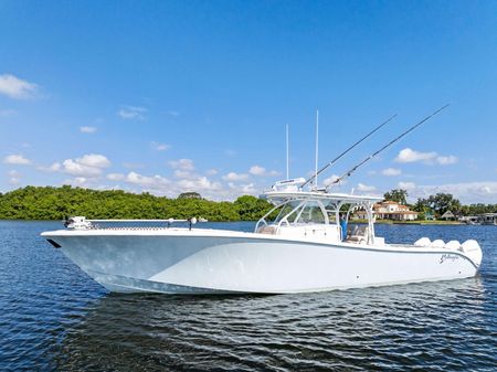 Yellowfin 42 Center Console image