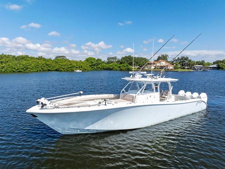 Yellowfin 42 Center Console image