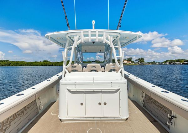 Yellowfin 42 Center Console image