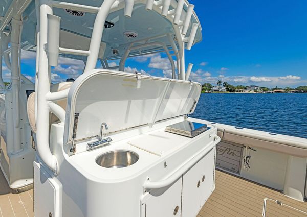 Yellowfin 42 Center Console image