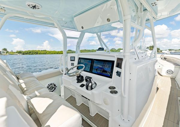 Yellowfin 42 Center Console image