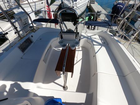 Hunter 41 image