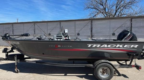 Tracker Pro Guide V-16 SC