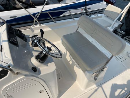 Boston-whaler 170-MONTAUK image