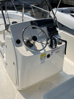 Boston-whaler 170-MONTAUK image