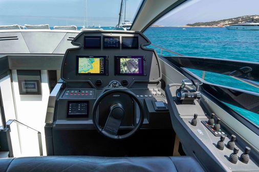 Pershing 70 image