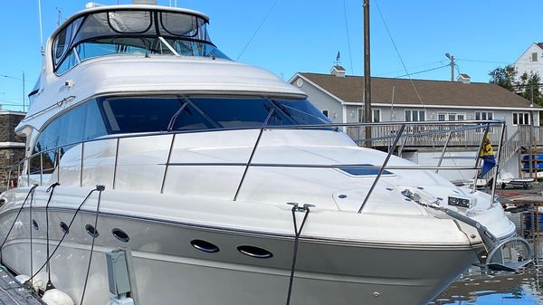 Sea Ray 540 Cockpit Motor Yacht