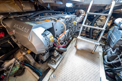 Luhrs 36 Convertible image
