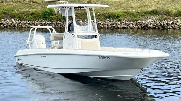 Boston Whaler 240 Dauntless