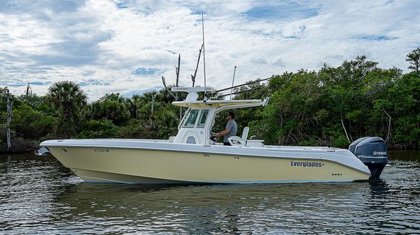 Everglades 320CC
