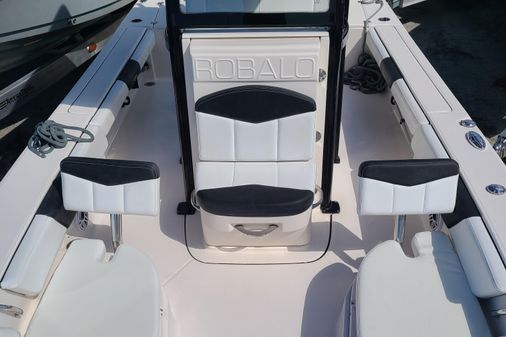 Robalo 246-CAYMAN image