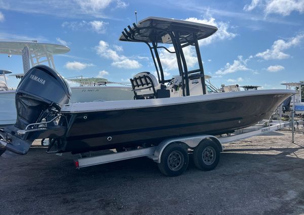 Robalo 246-CAYMAN image