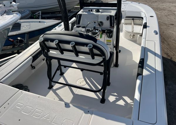 Robalo 246-CAYMAN image