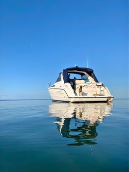 Bayliner 4085 Avanti image