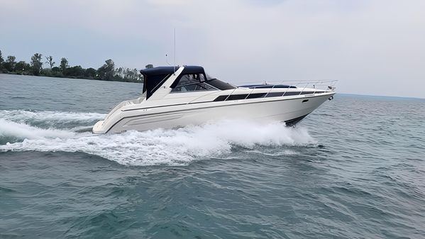 Bayliner 4085 Avanti image