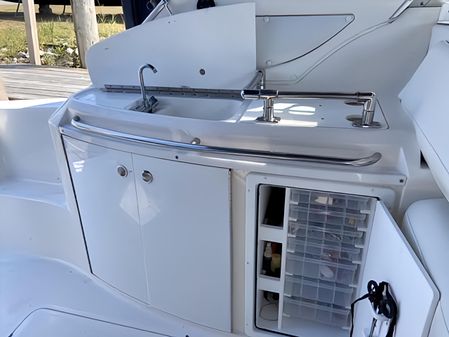 Bayliner 4085 Avanti image