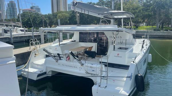 Fountaine Pajot Lucia 40
