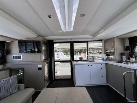 Fountaine Pajot Lucia 40 image