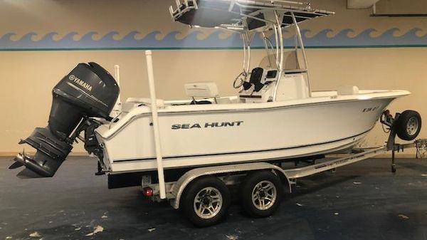 Sea Hunt Ultra 211