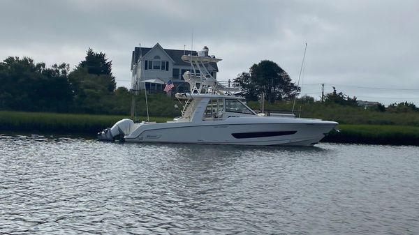Boston Whaler 420 Outrage