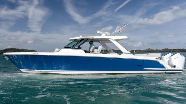 Tiara Yachts 43 LS