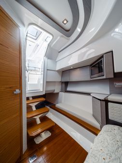 Tiara Yachts 43 LS image