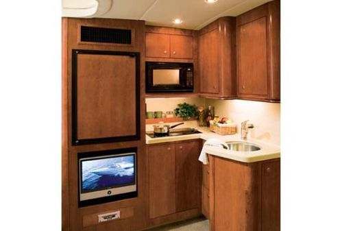 Cruisers Yachts 370 Express image