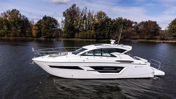 Cruisers Yachts 46 Cantius image