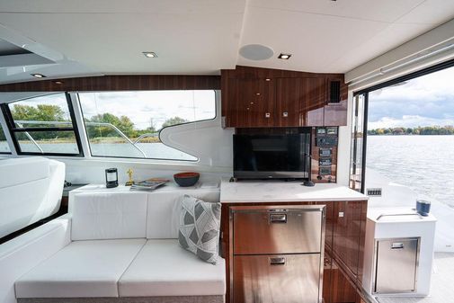 Cruisers Yachts 46 Cantius image