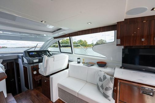 Cruisers Yachts 46 Cantius image