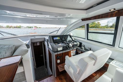 Cruisers Yachts 46 Cantius image