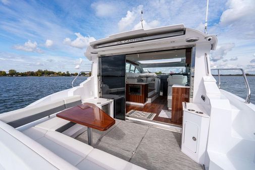 Cruisers Yachts 46 Cantius image