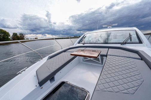 Cruisers Yachts 46 Cantius image