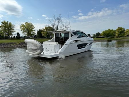 Cruisers Yachts 46 Cantius image