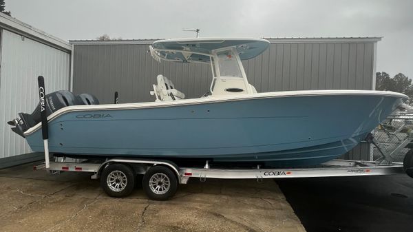 Cobia 280 Center Console