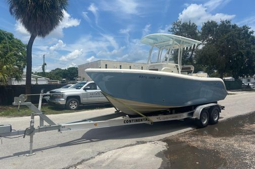 Cobia 220-CENTER-CONSOLE image