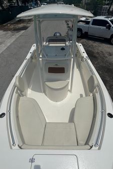 Cobia 220-CENTER-CONSOLE image