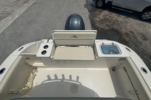 Cobia 220-CENTER-CONSOLE image