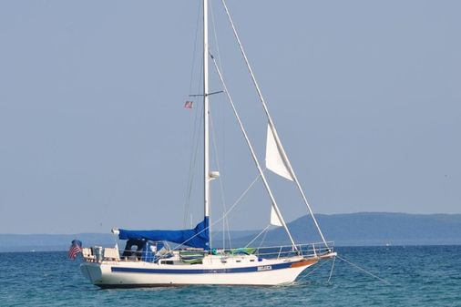 Bayfield 36 Cutter image