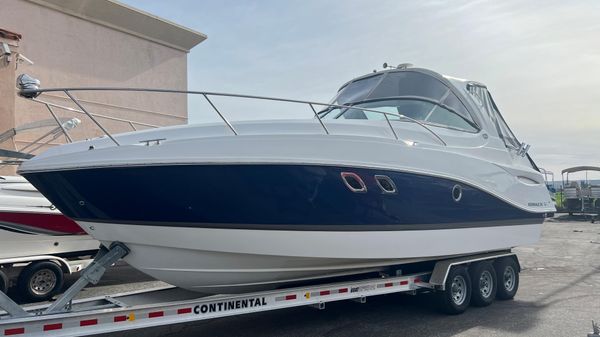 Rinker 310 Express Cruiser